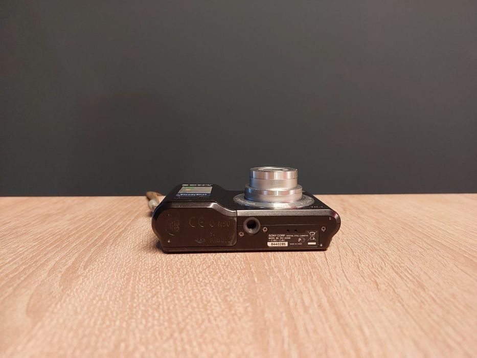 Sony Cyber-shot DSC-S2000 цифровий фотоапарат