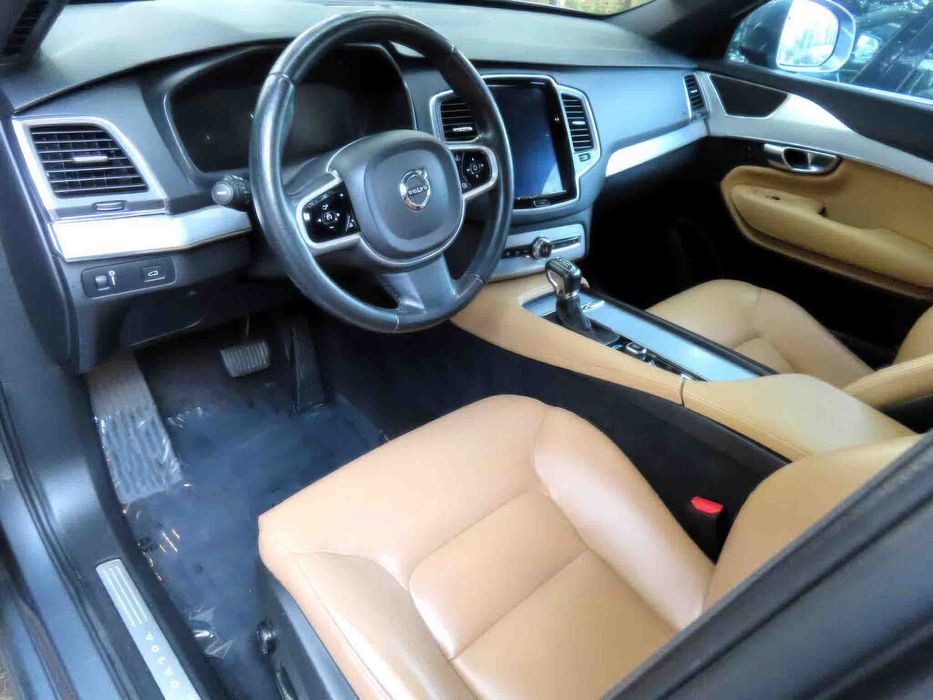 Volvo XC90 T6 Momentum      2018