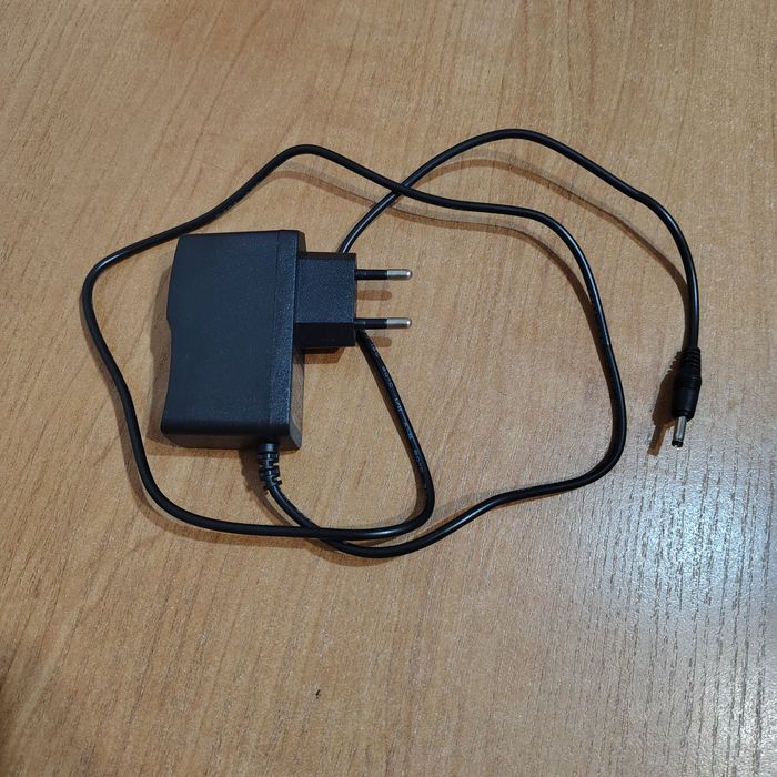 Бездротова LED/UF лампа для нігтів