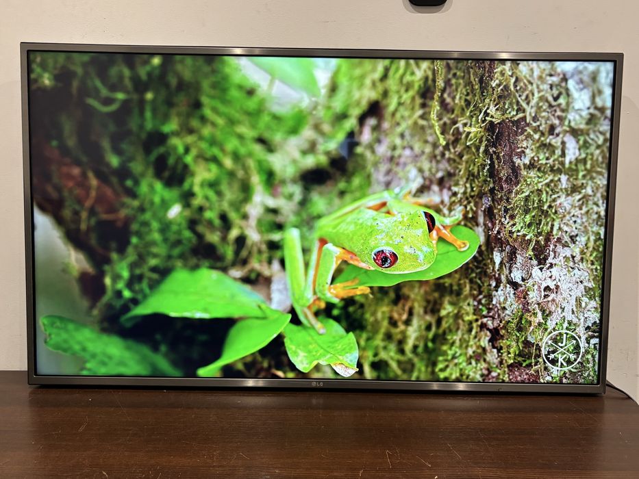 LG 49 LED UHD 4K Smart WebOS DVBT-2 Netflix Disney !!