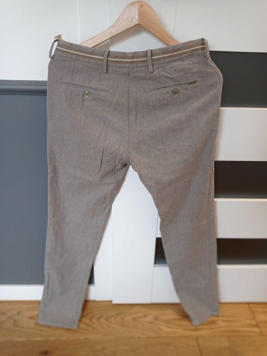 Massimo Dutti Slim Fit – piaskowe chinosy/casual-smart (EU38)