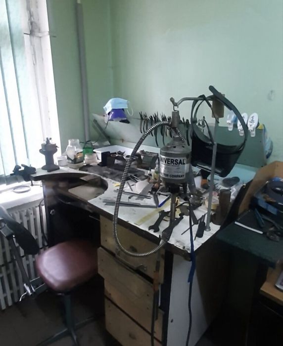 Продам приміщення під комерцію