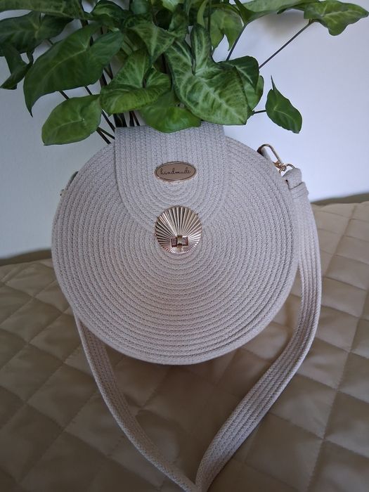 Piękna Oreo. Kolor biszkoptowy.