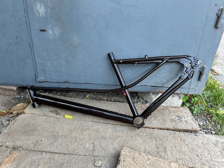 Рама Globe від Specialized M 28