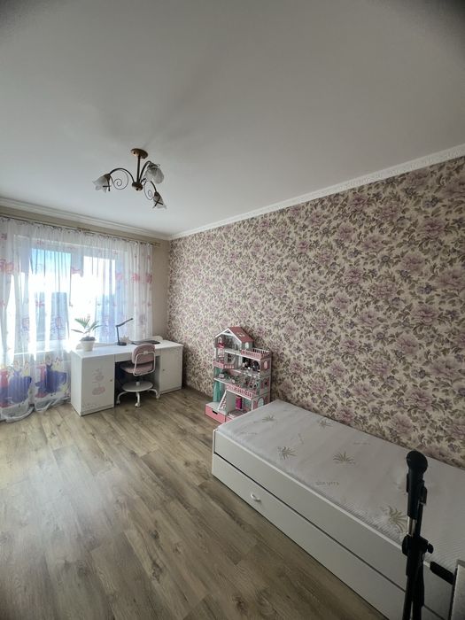 Дитячі меблі для дівчинки