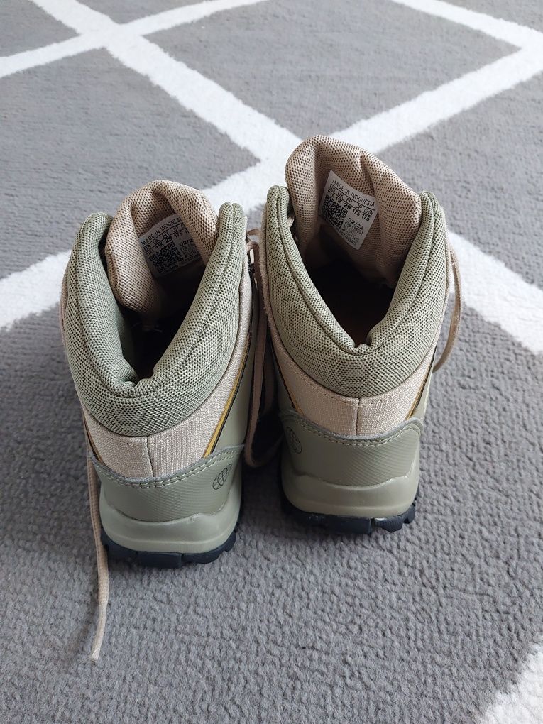 Adidas traxion 29 dziecięce jak nowe zimowe buty buty zimowe trekingow
