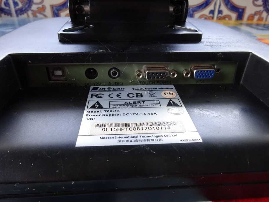Monitor touchscreen ideal para sistemas POS - avariado
