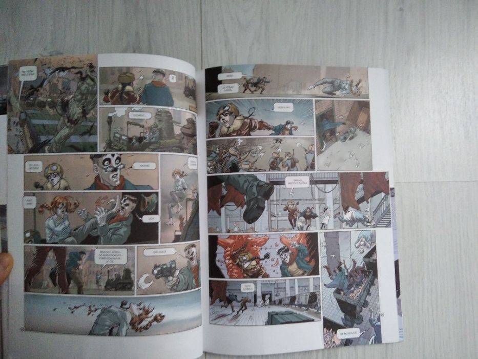 Komiks Armada w trybach rewolucji w stanie bardzo dobrym