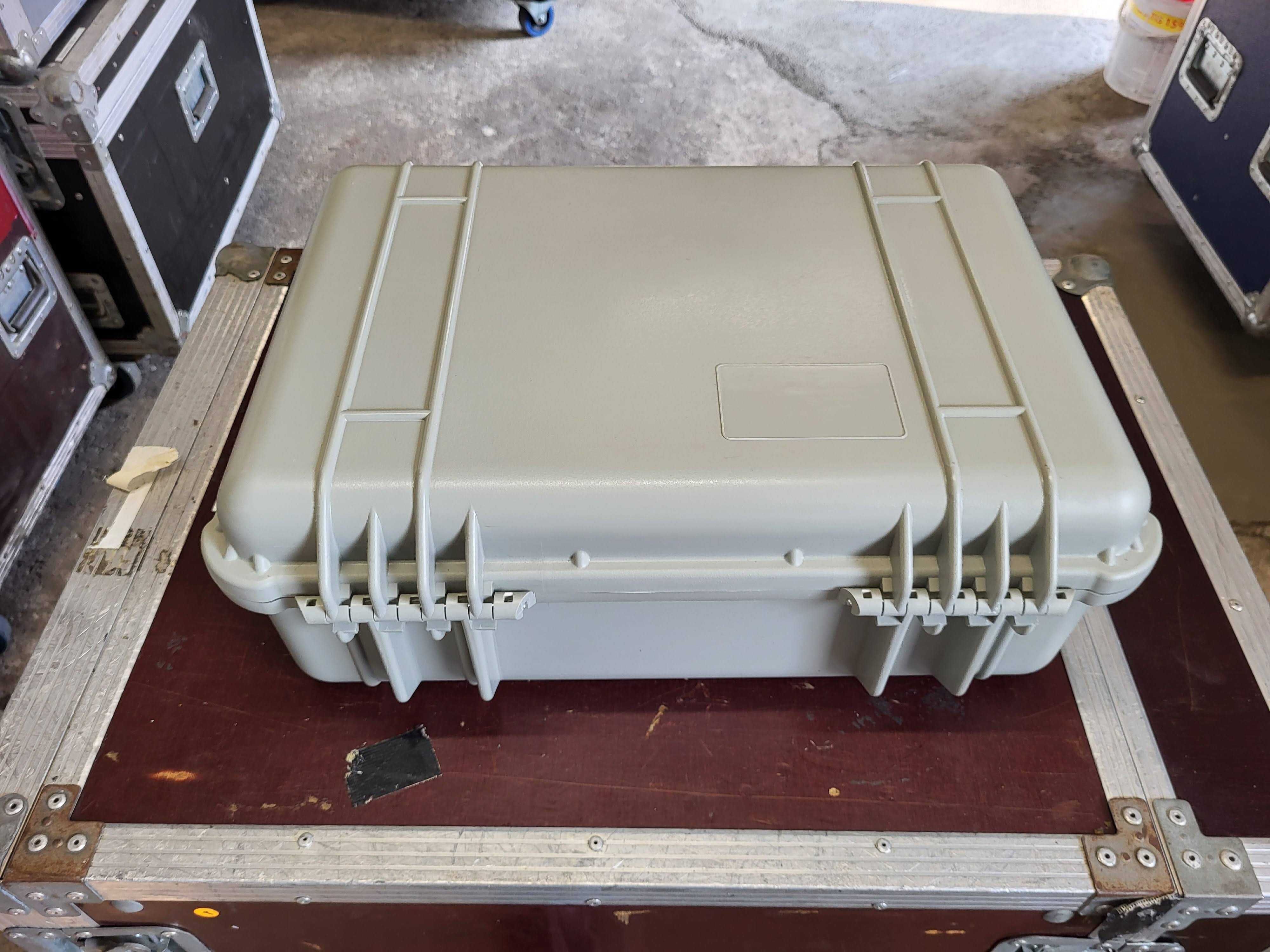 Jak PELI 1500 42x28x15 Pelikan walizka transportowa, szara / FAKTURA