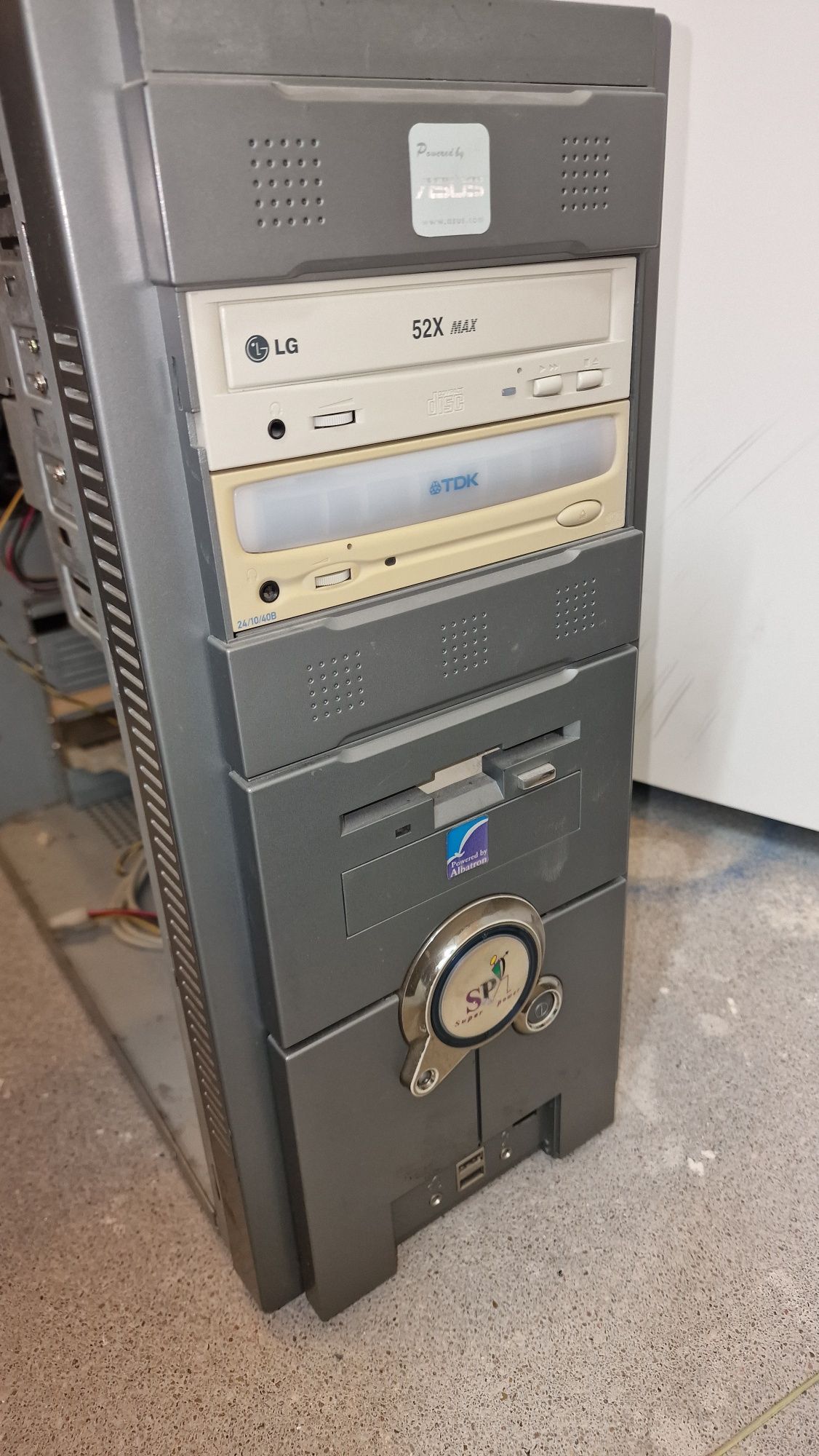 Komputer z epoki Pentiuma - Athlon XP sprawny

XP za flaszkę!