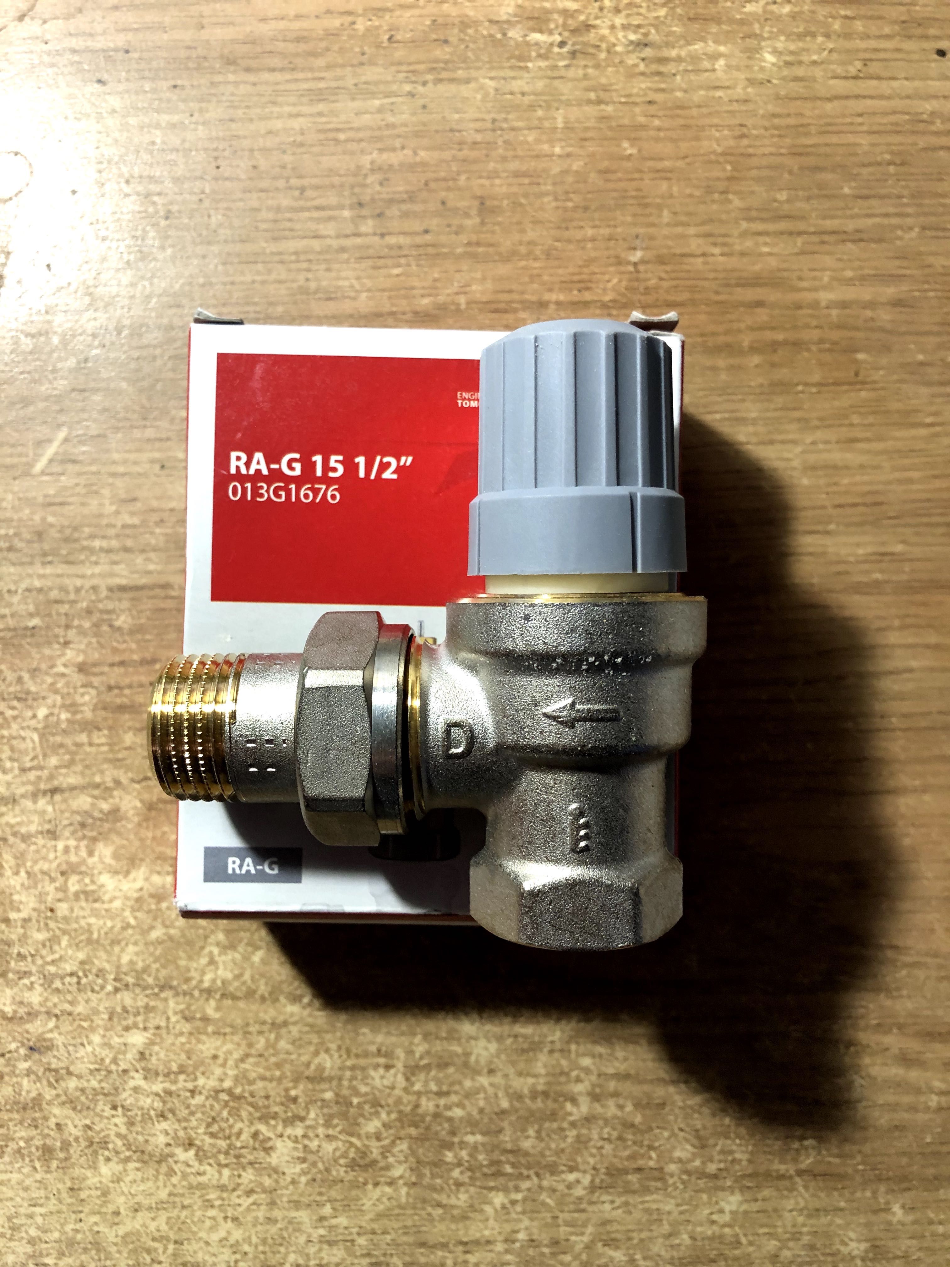 Новий комплект клапанів для радіатора Danfoss 1/2''