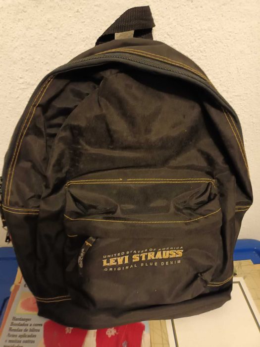 Mochila da marca Levi Stauss