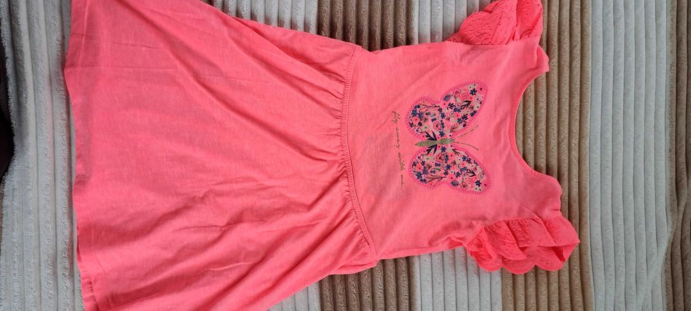 Літня сукня для дівчинки.