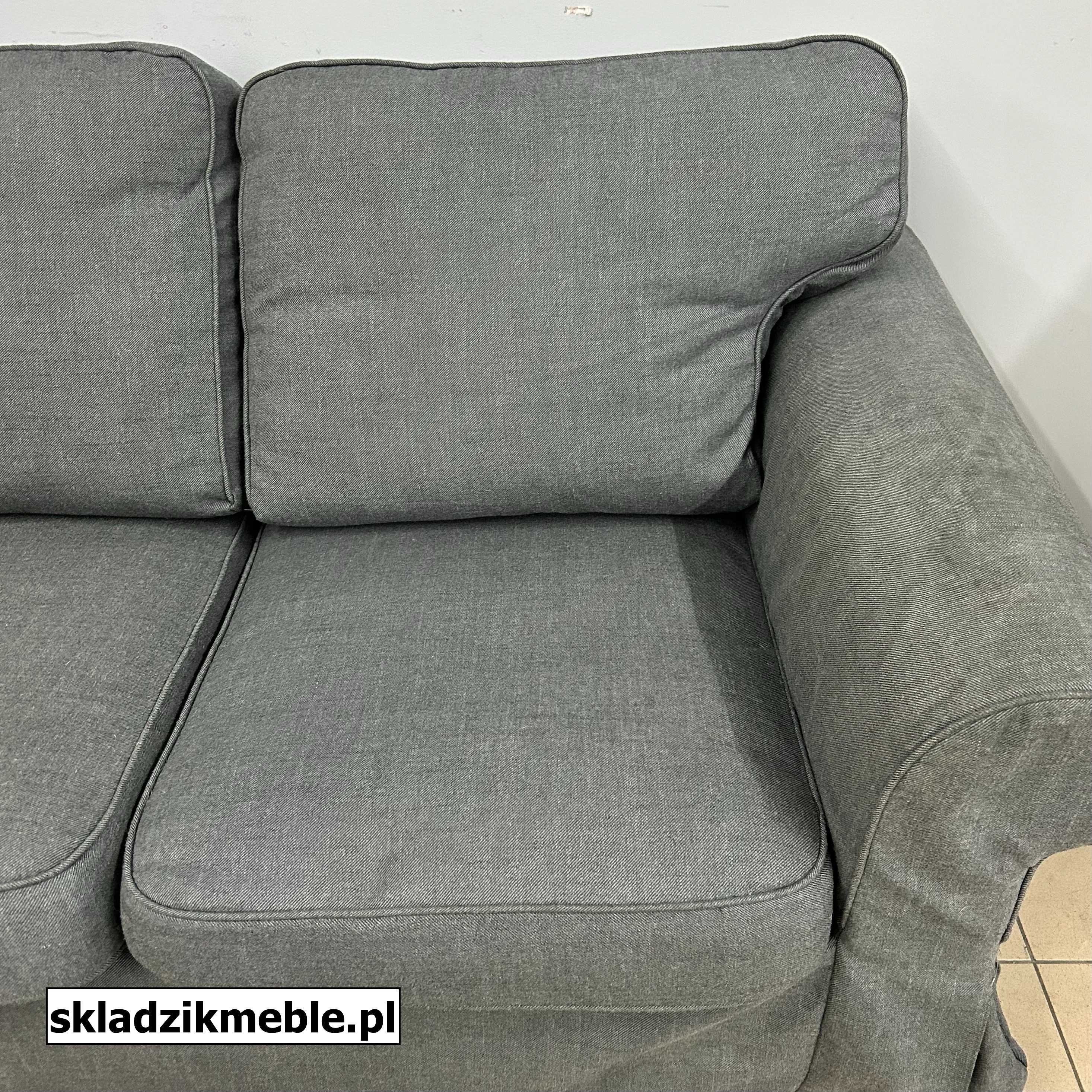 0233 Sofa EKTORP 3-osobowa z dodatkowym podnóżkiem, ciemnoszara