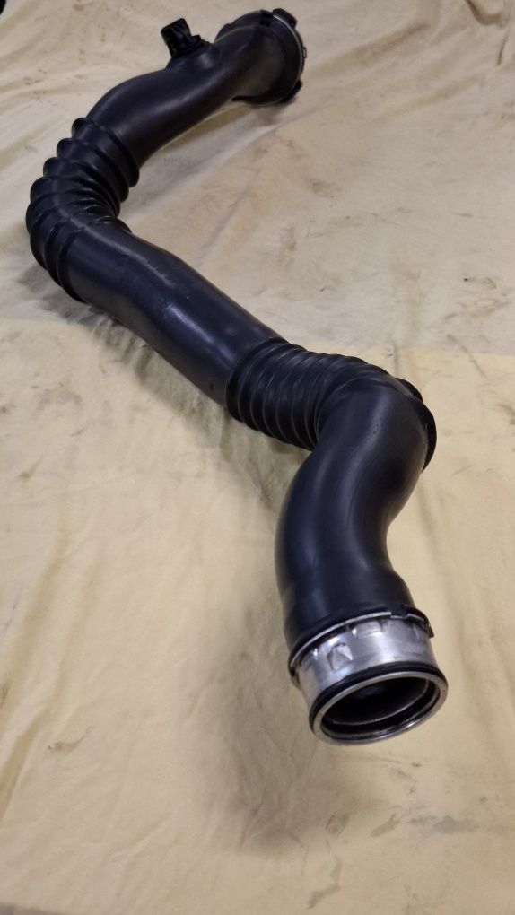Przewod Rura dolotowa intercooler Bmw N47 1.8d 2.0d e90 e91 e87 e82
