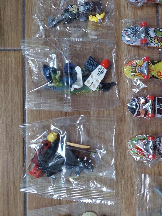 Zabawki figurki ninjago deskorolki do trików palcami nowe