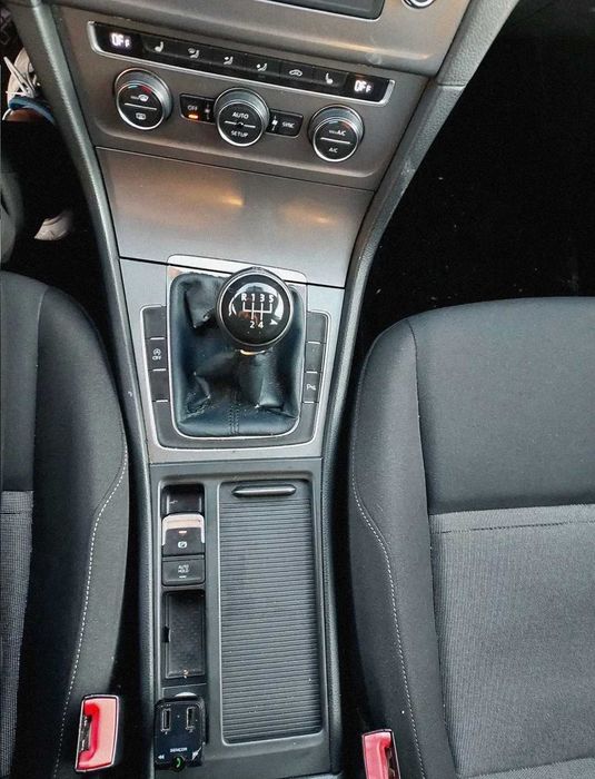 Carro VW Golf 7 1.2 TSI 2014 – Económico – Manual – Revisão Feita