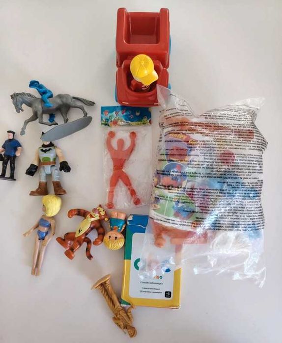 Brinquedos figura bonecos