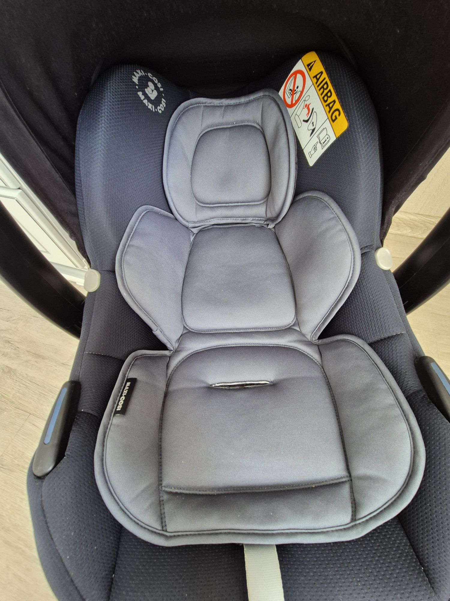 Автокресло та переноска Maxi Cosi Tinca