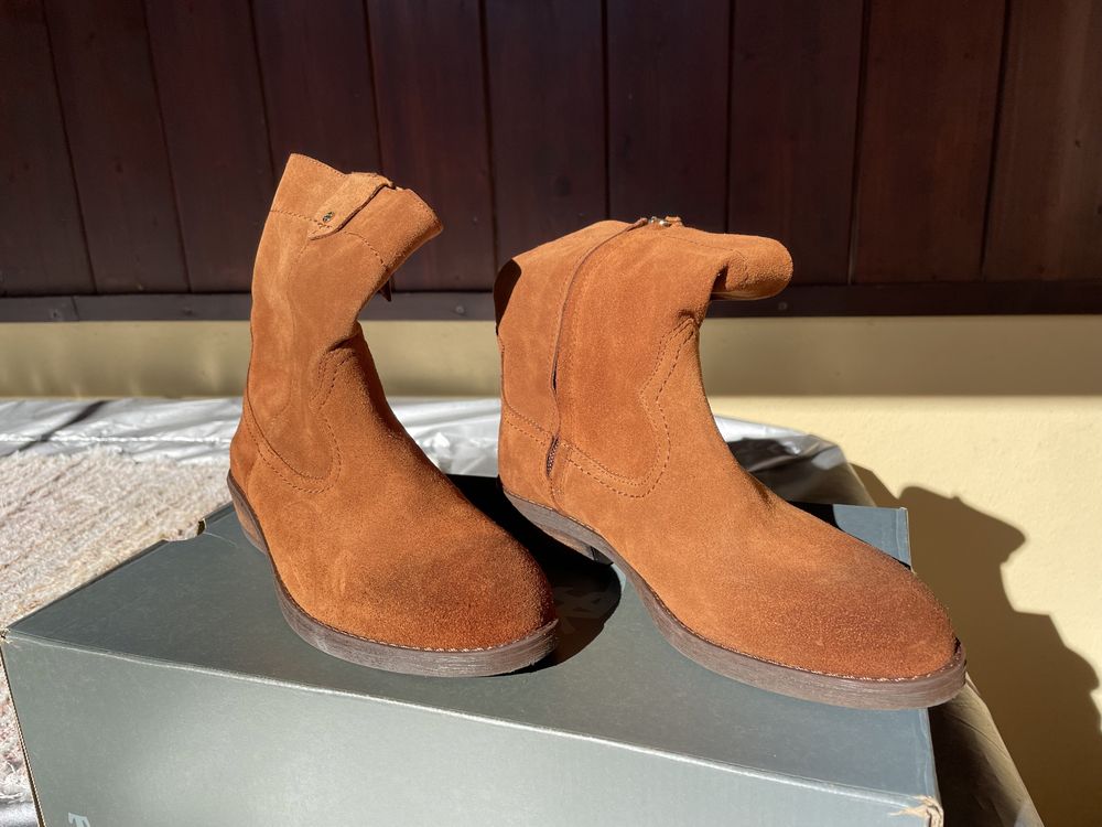 Botas novas | Tam 35