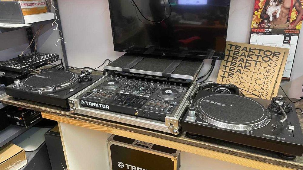 DJ комплект Traktor S4 + 2xReloop 2000MK2