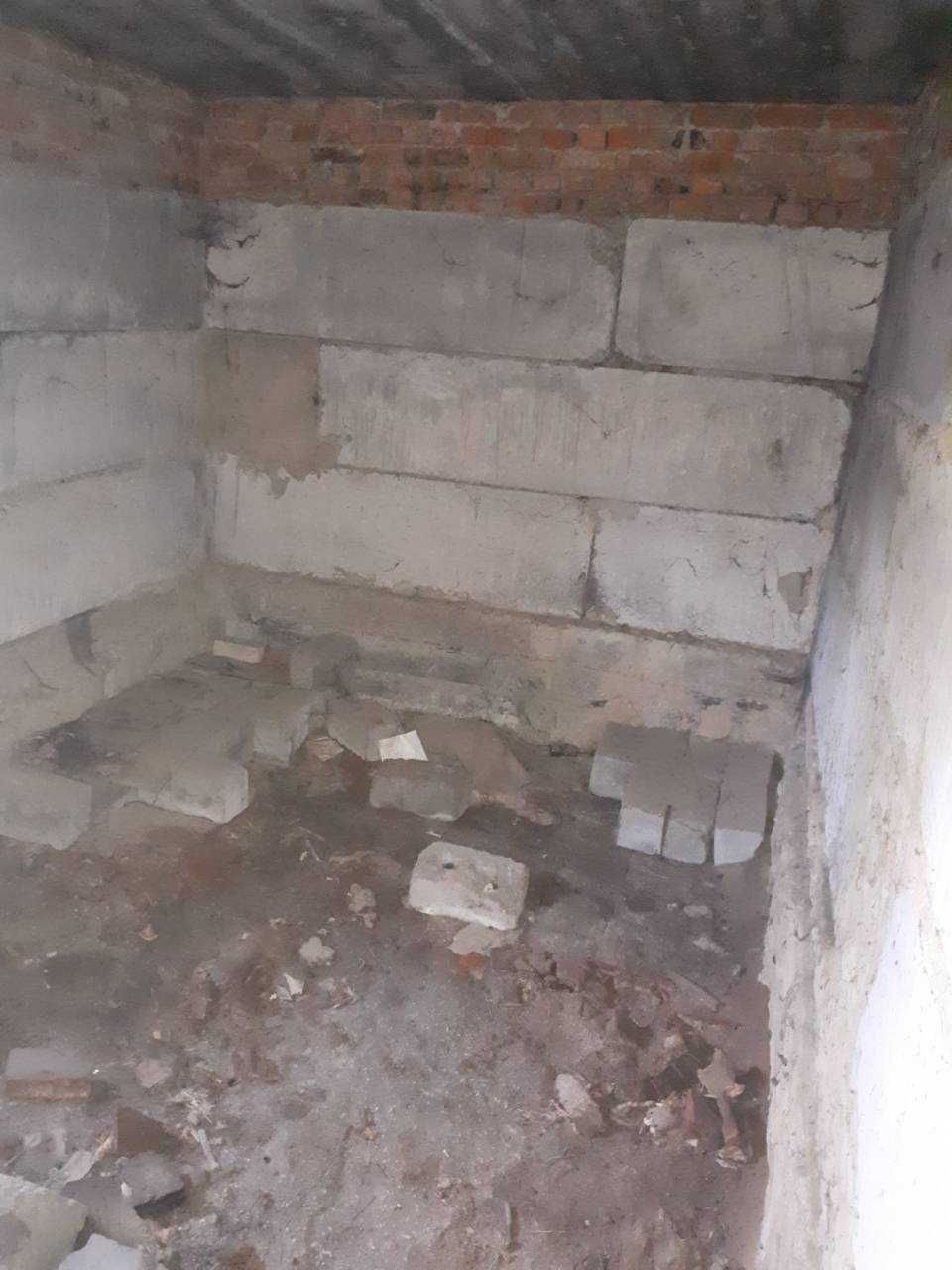 цегляне незавершене будівництво м. Кам'янка-Бузька