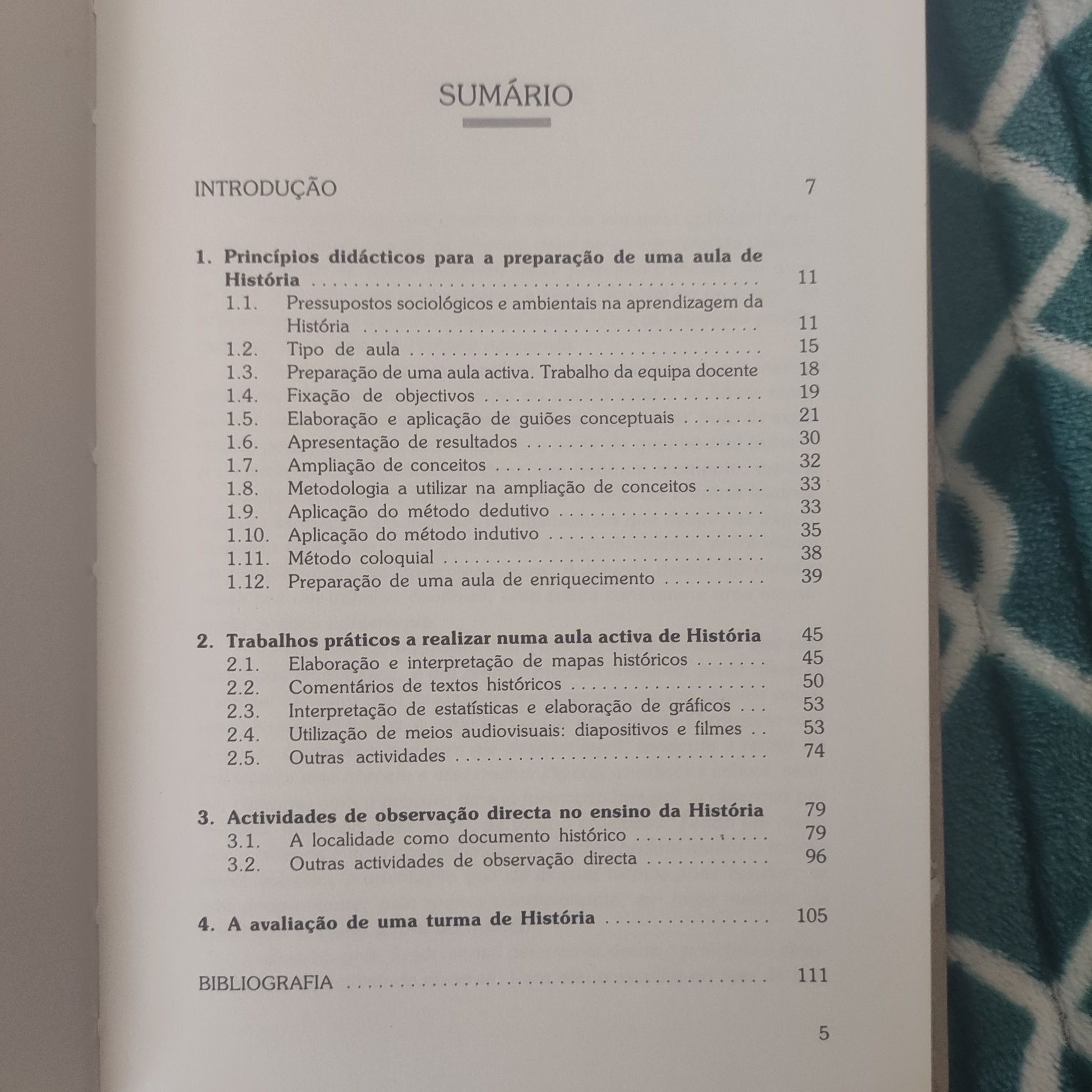 Como preparar uma aula de história, de Clemente Herrero Fabregat.
Títu