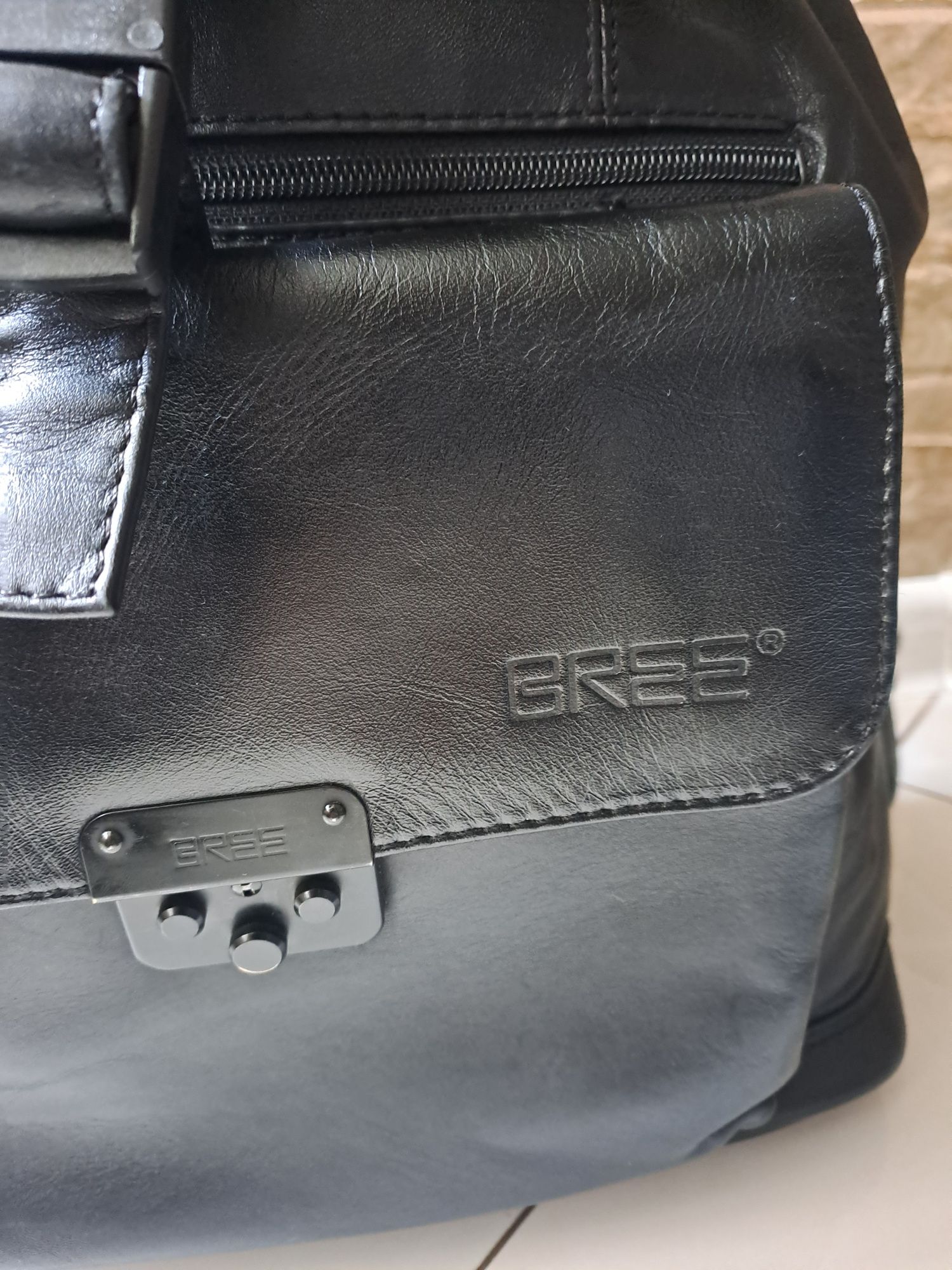 Фірмовий шкіряний рюкзак BREE
