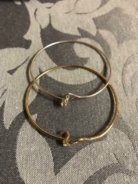 2 Pulseiras Prateada + Dourada Novas