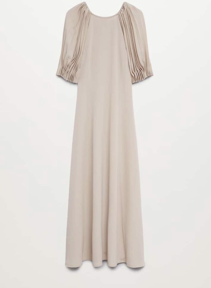 długa beżowa sukienka koktajlowa z plisowanymi rękawami  MANGO