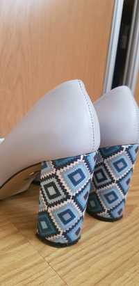 Туфлі жіночі (каблук вишиванки)