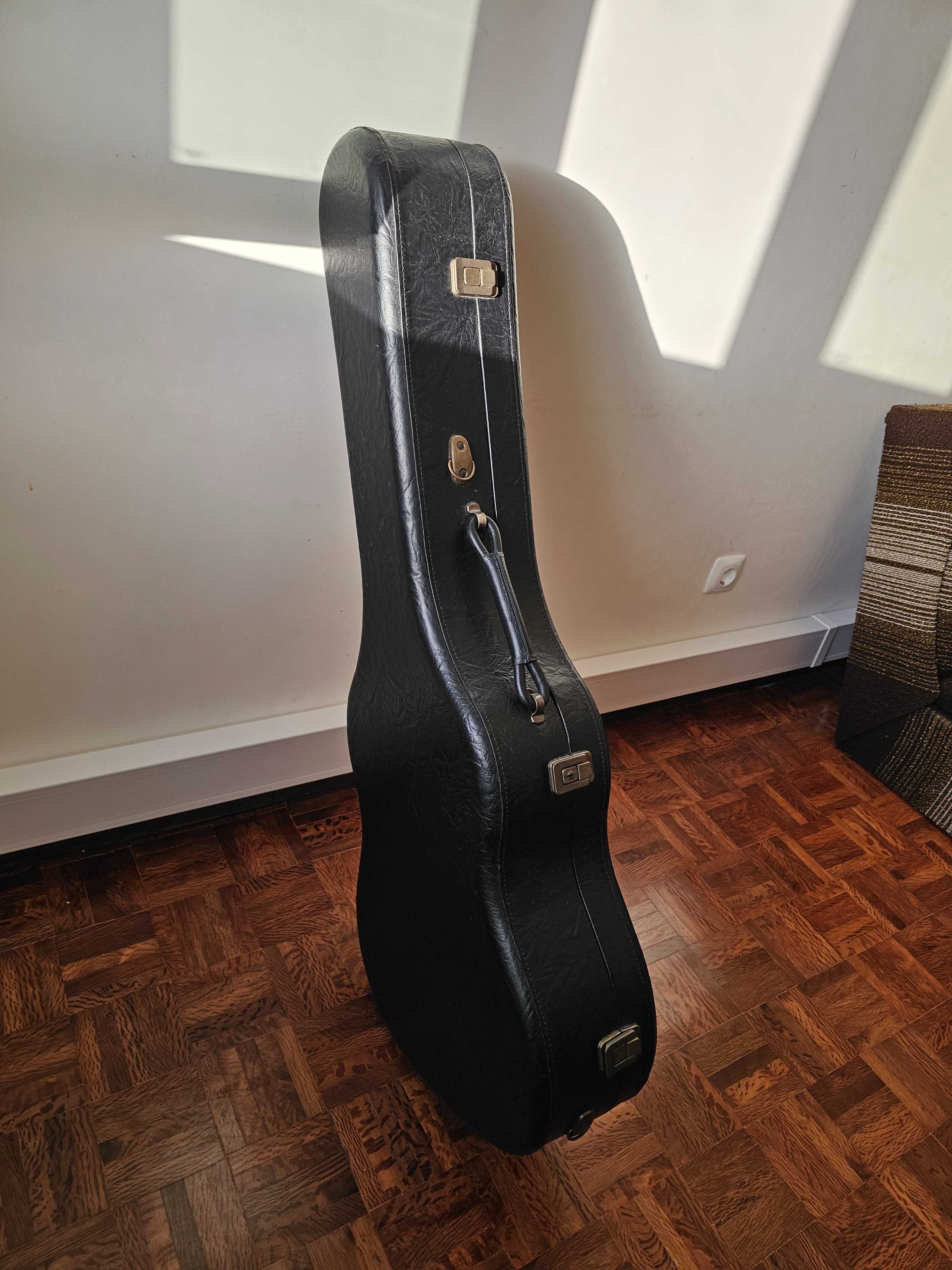 Guitarra Clássica Alhambra 11P + Estojo   -   Classical Guitar + Case