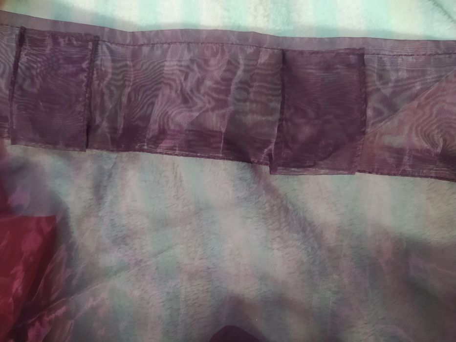 Тюль. Красная и фиолетовая