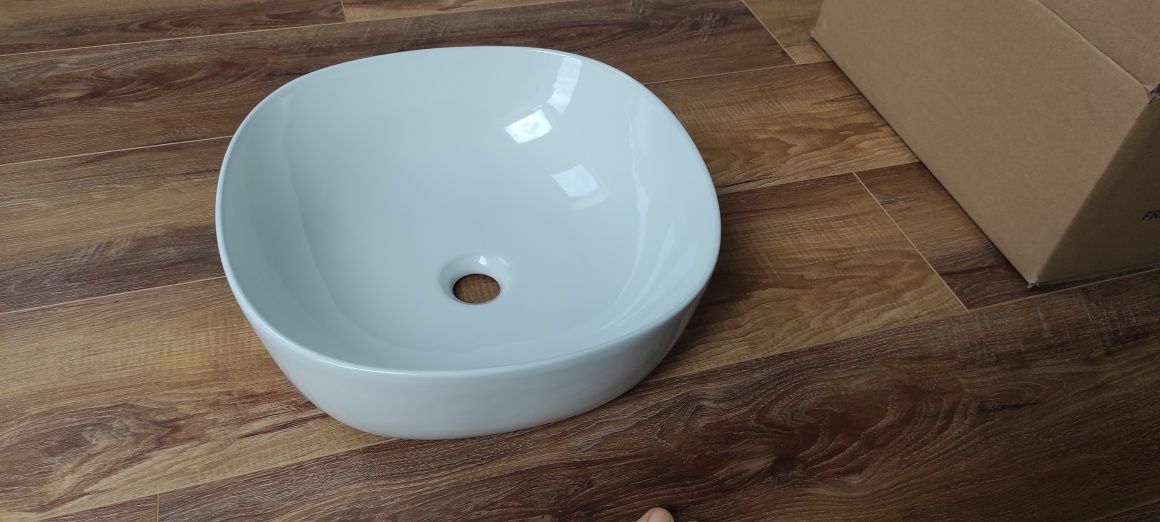 Umywalka ceramiczna