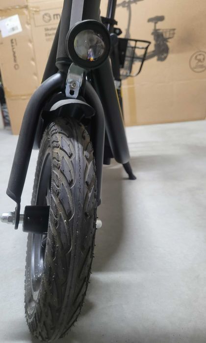 Hulajnoga elektryczna z siedziskiem skuter el. Manta 12'' MES1202H