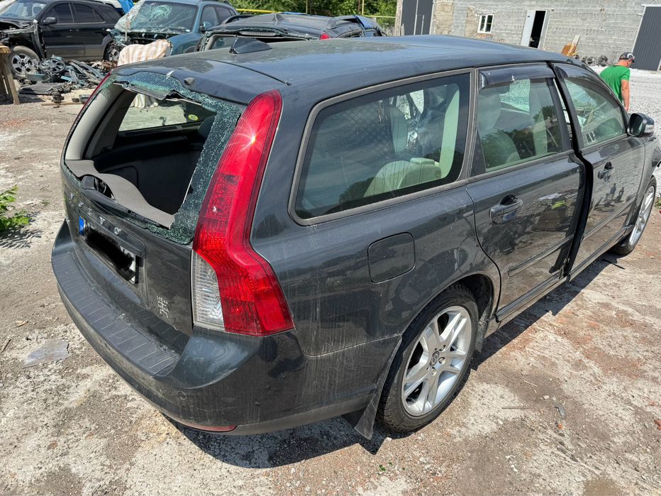 В разборе volvo v50 1.6 2.0 дизель