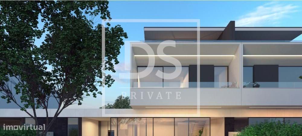 Moradias T4 a 350m da Praia de Valadares