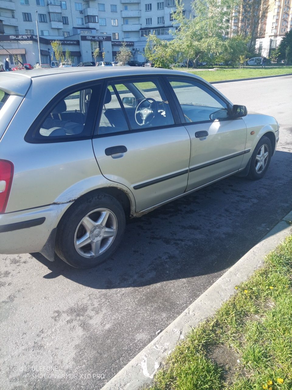 Mazda 323f 1.8  1998