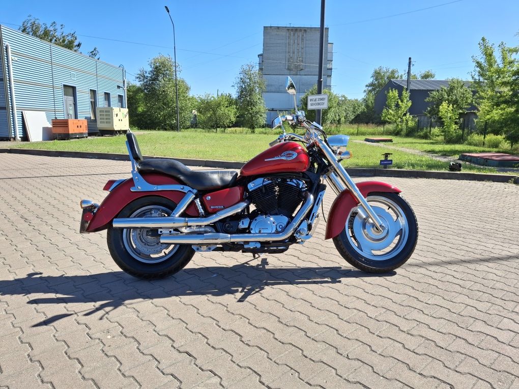 Продаю Honda Shadow vt 1100c2 Sabre