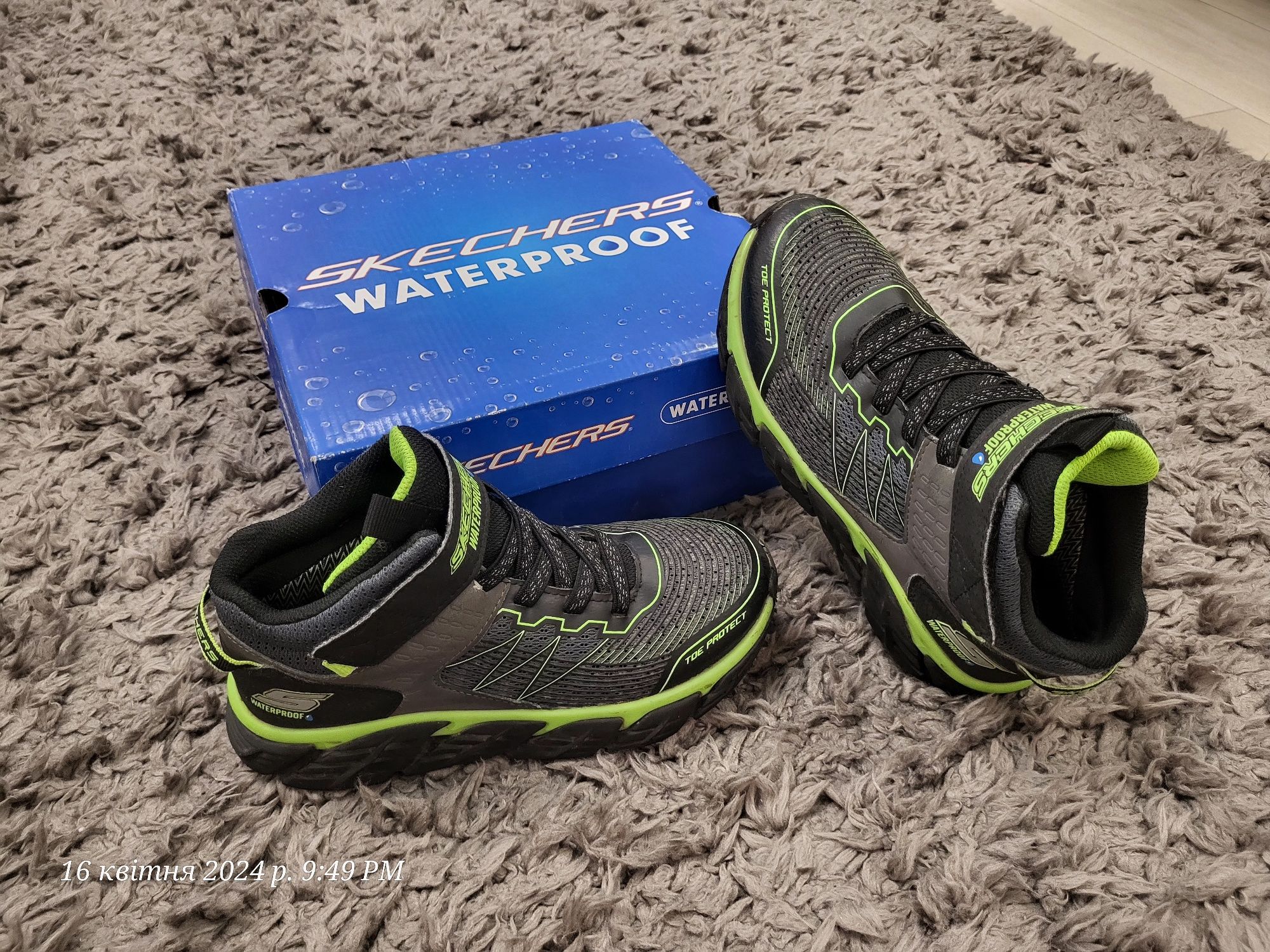 Кросівки Skechers Waterproof для хлопчика 35 р