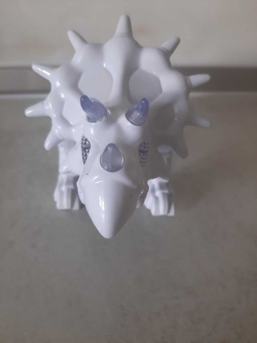 Динозаврик на батарейках