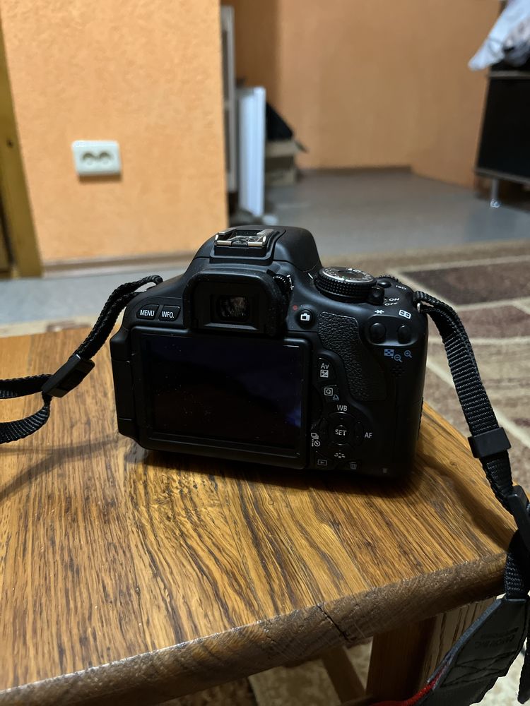 Canon eos600d майже новий!