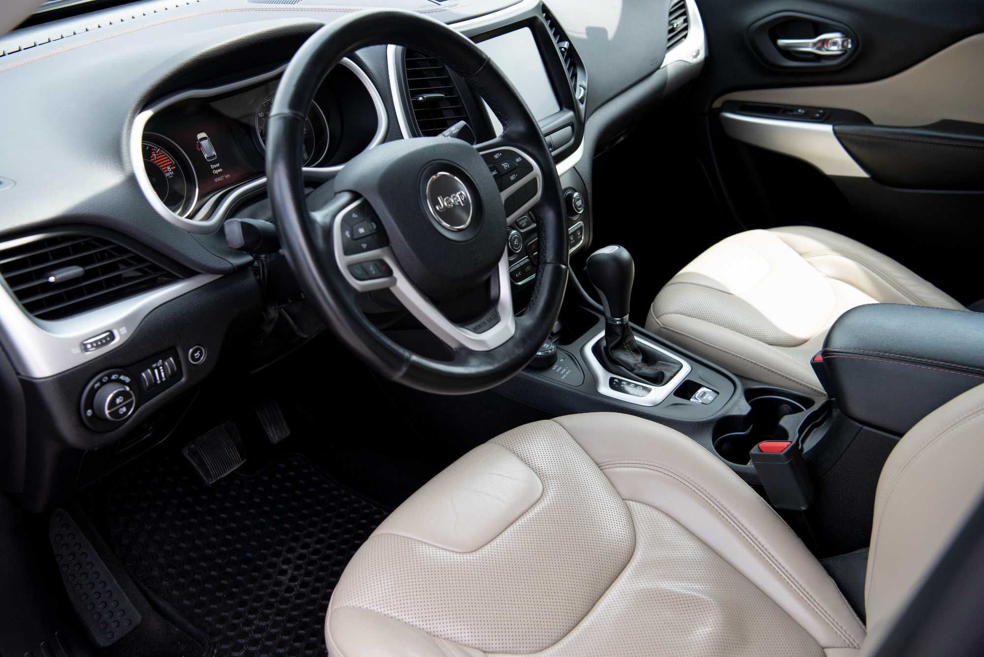 Jeep Cherokee KL 3.2 повний привід з цілою безпекою