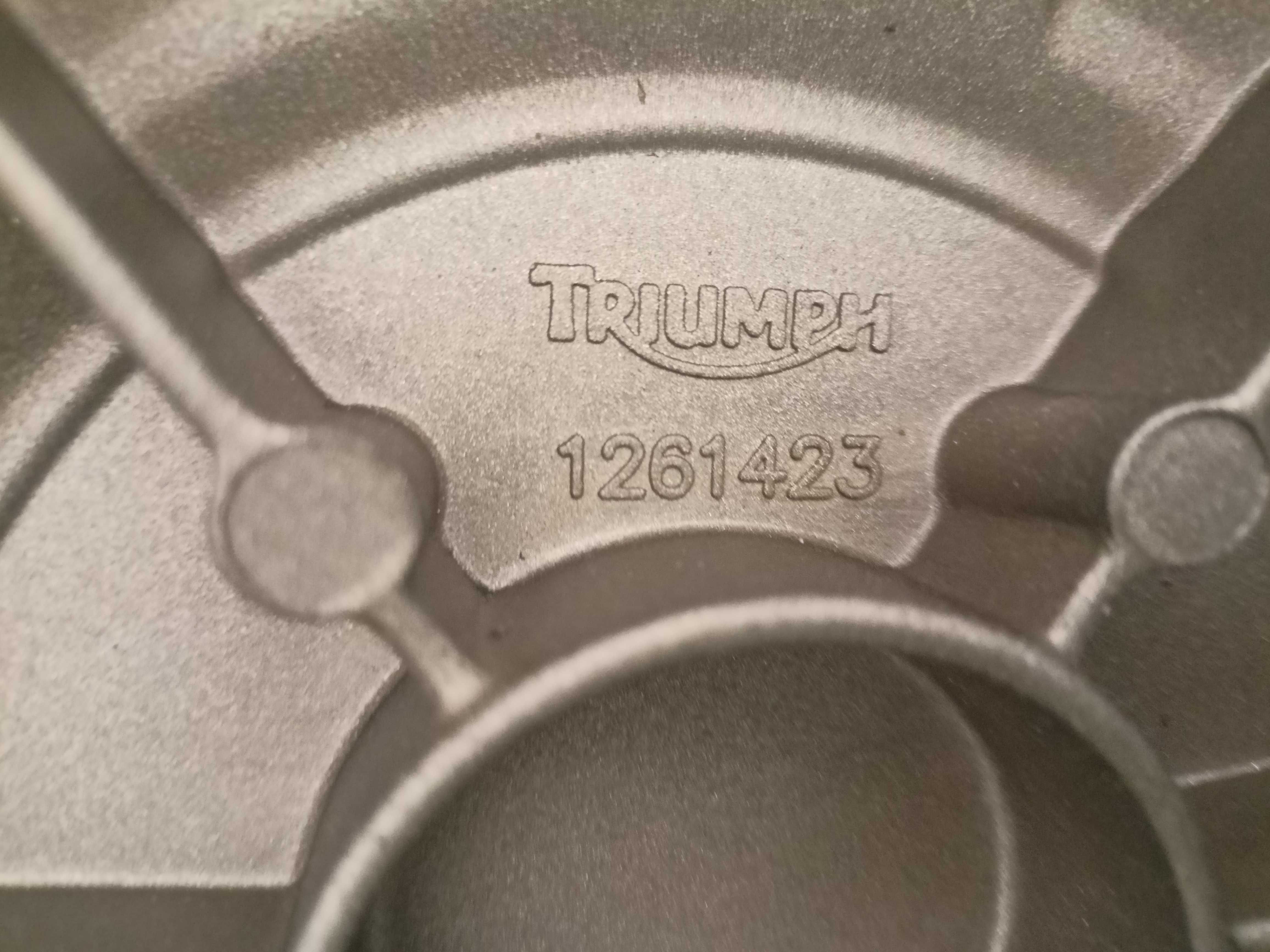 Triumph Tiger 1200 Trophy 1215 Dekiel pokrywa kapa osłona alternatora