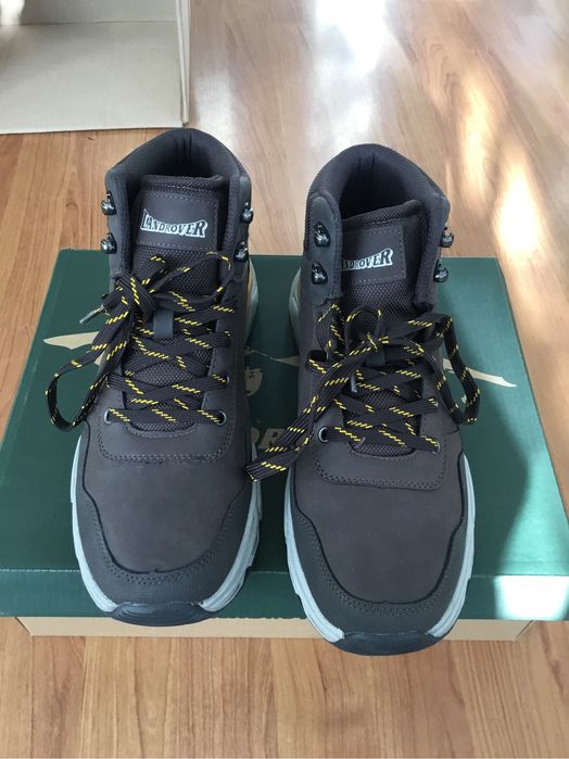 Ботинки- кроссовки фирмы Лэндровер