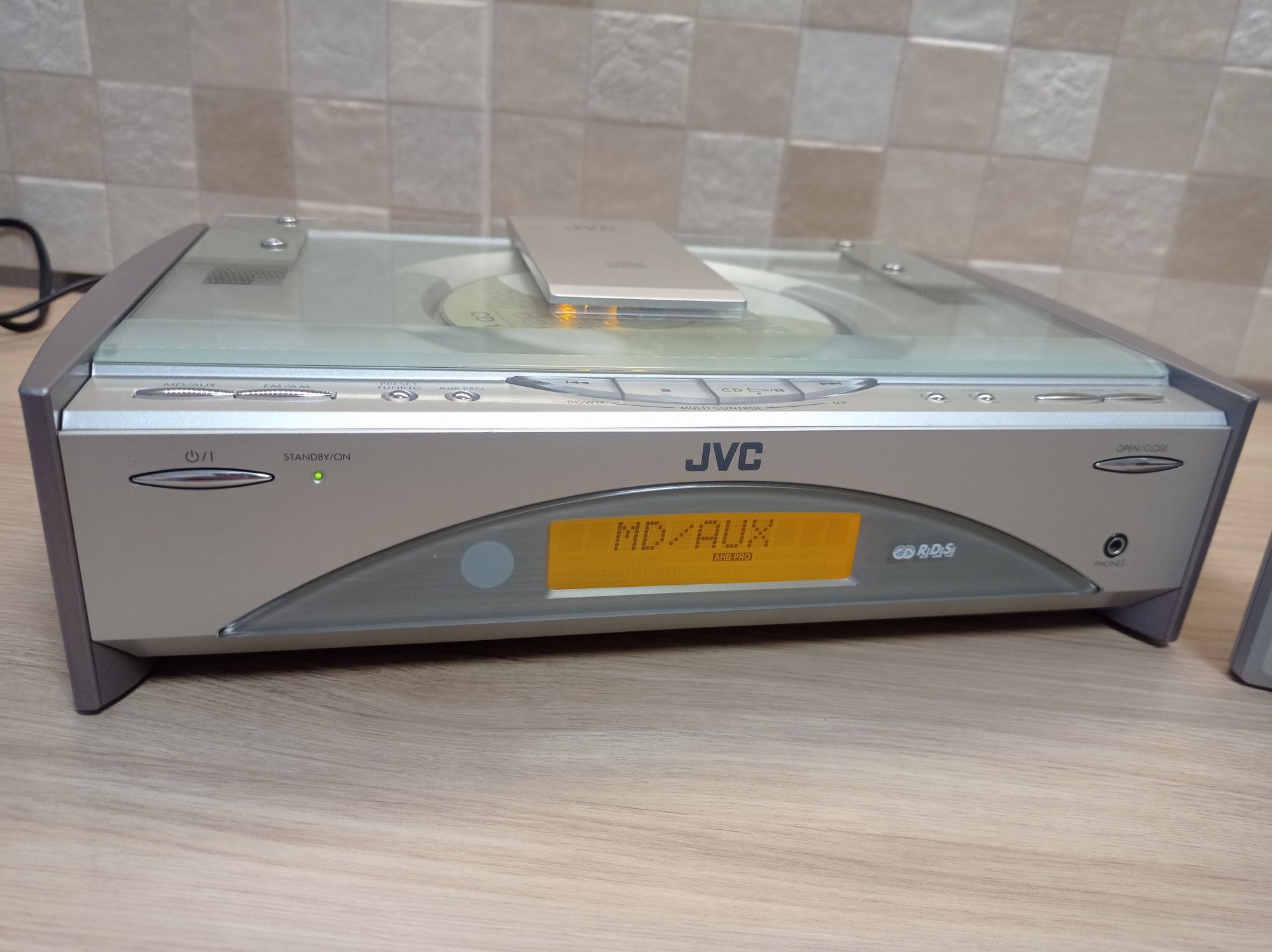 JVC FS-SD9R в идеальном состоянии. Пульт в комплекте.
