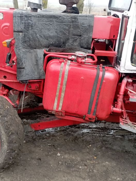 Екскаватор ЮМЗ 6