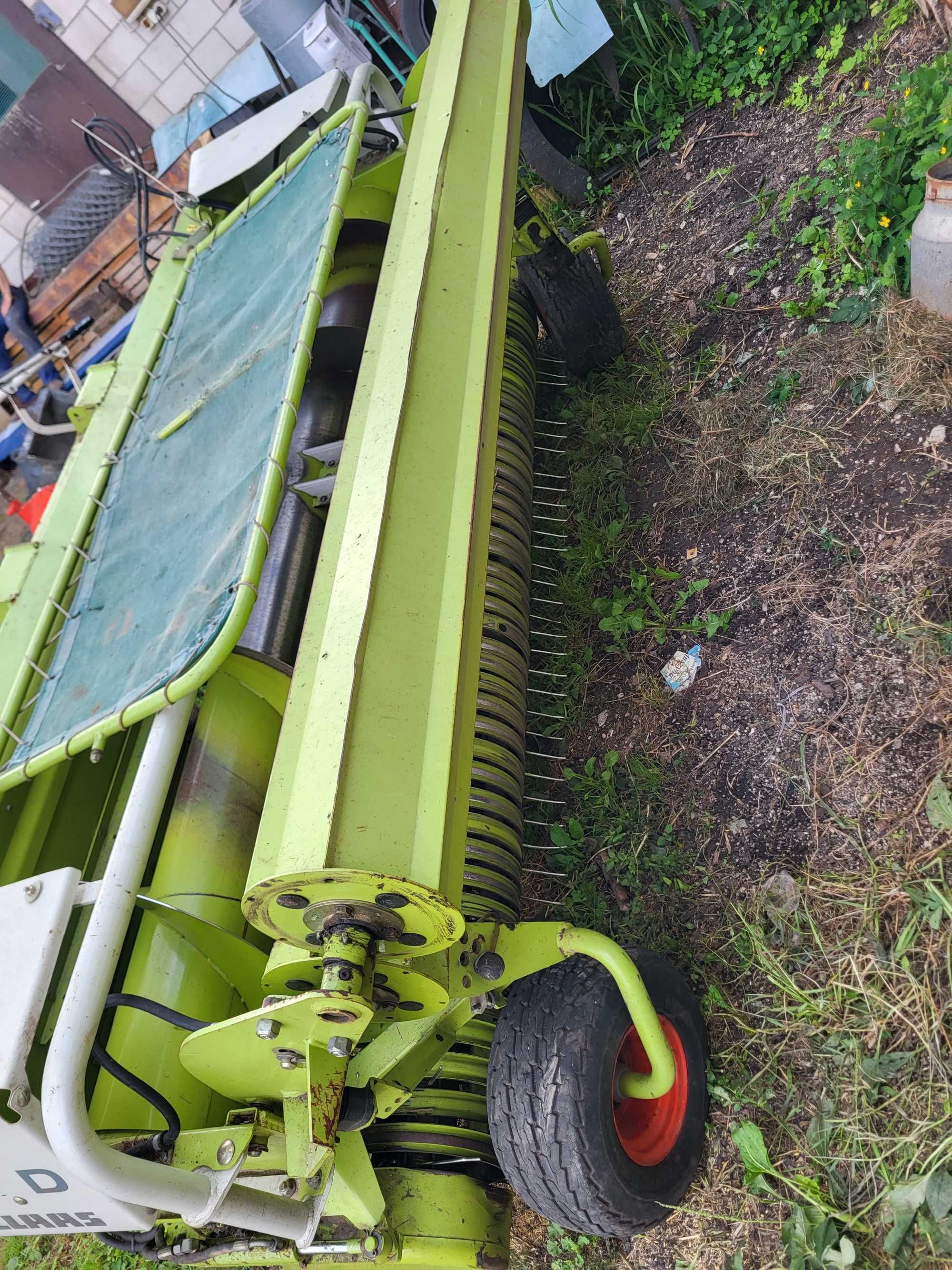 Podbieracz trawy claas pu 300 hd