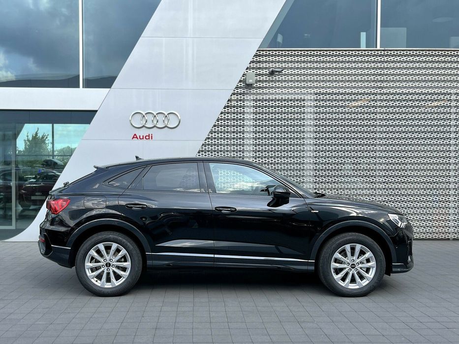 Audi Q3 Sportback Cena katalogowa: 235 130,00 zł, gotowy do odbioru