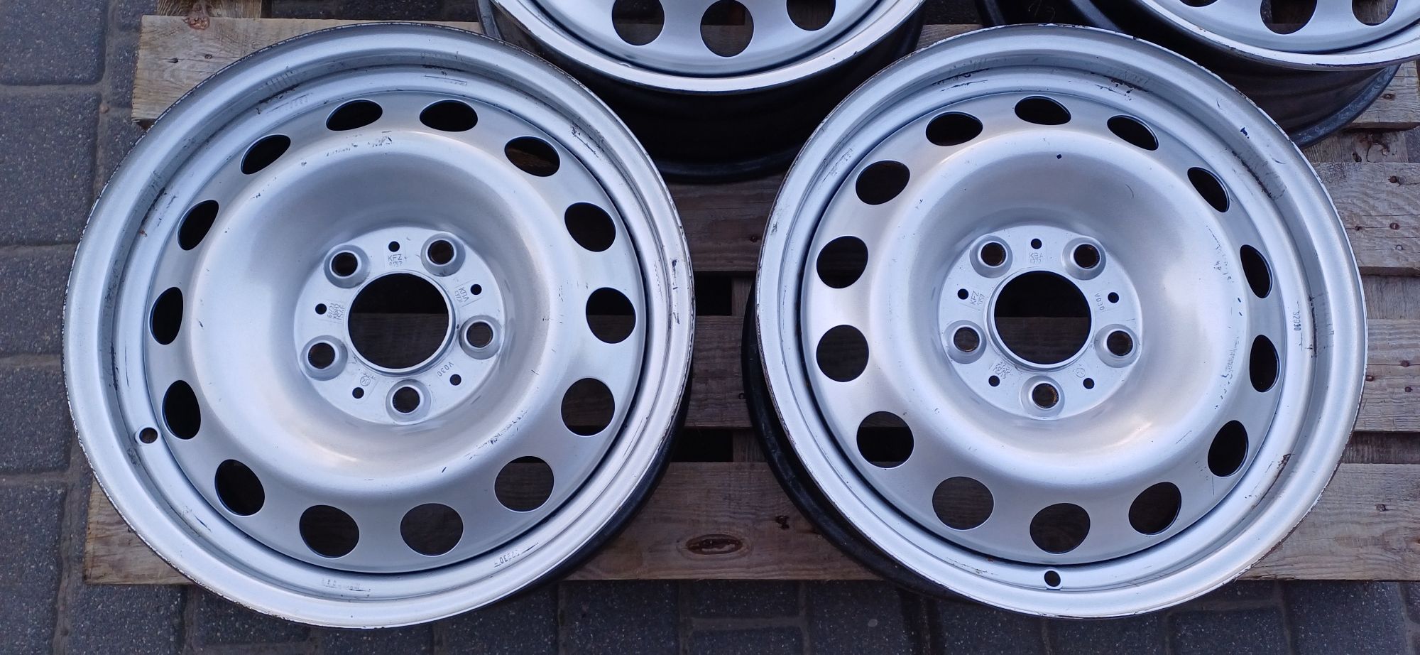 Felgi stalowe BMW 6,5x16 cali , ET 46 ,